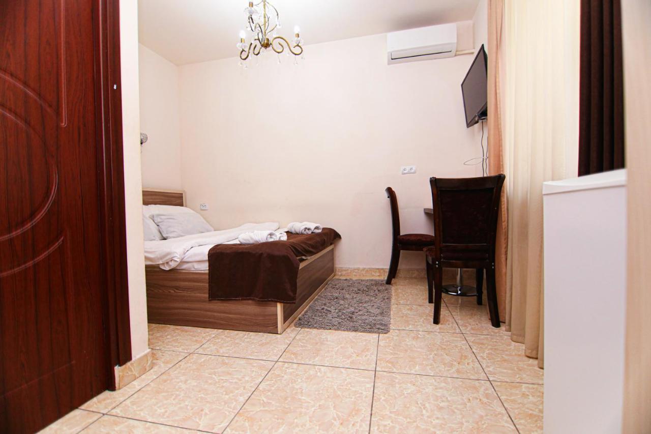 Comfort House Hotel And Tours Jerevan Exteriör bild