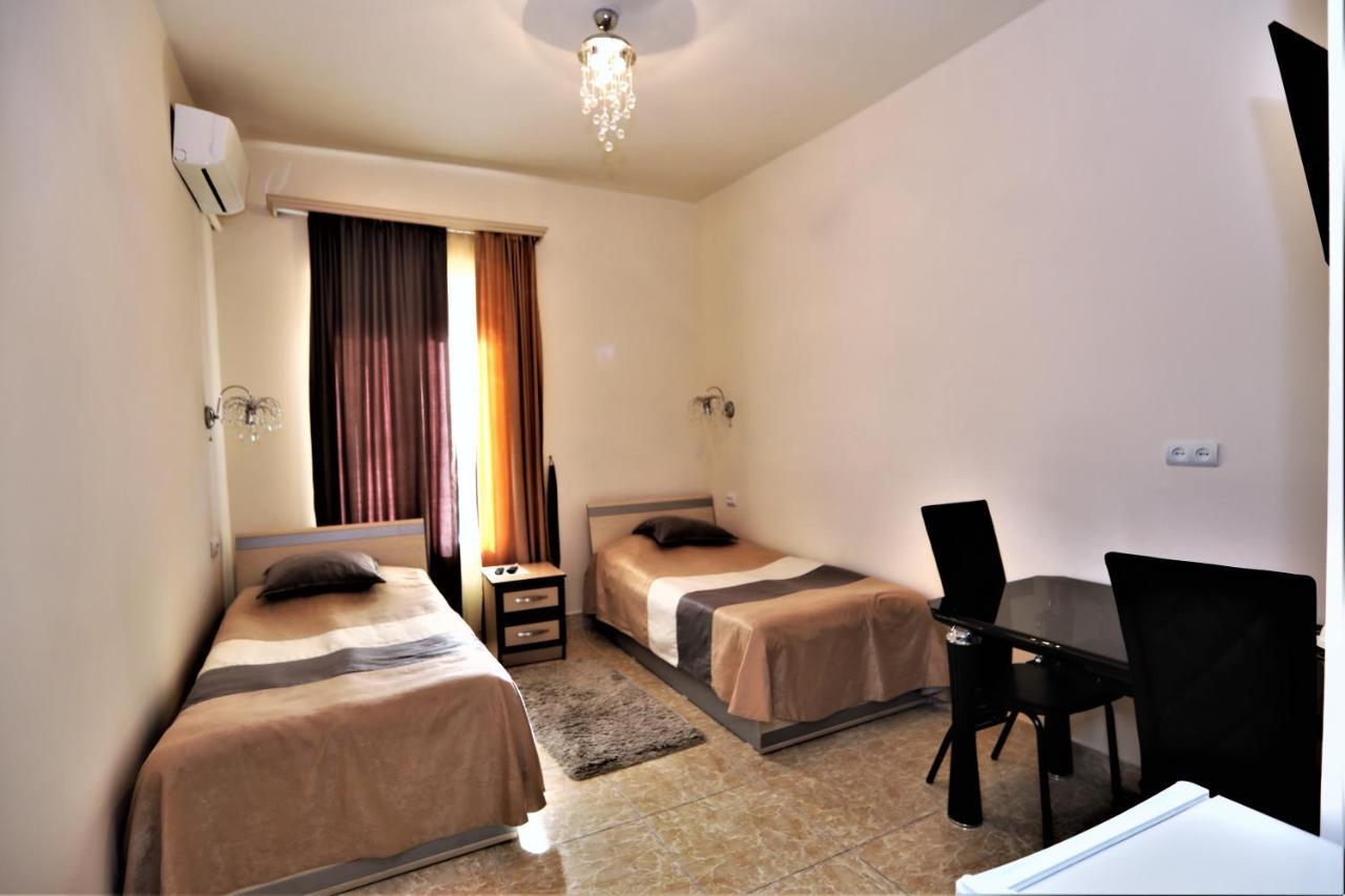 Comfort House Hotel And Tours Jerevan Exteriör bild